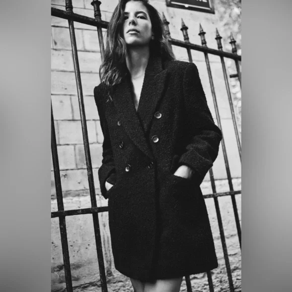 Zara Black Blazer - Picture 2 of 12